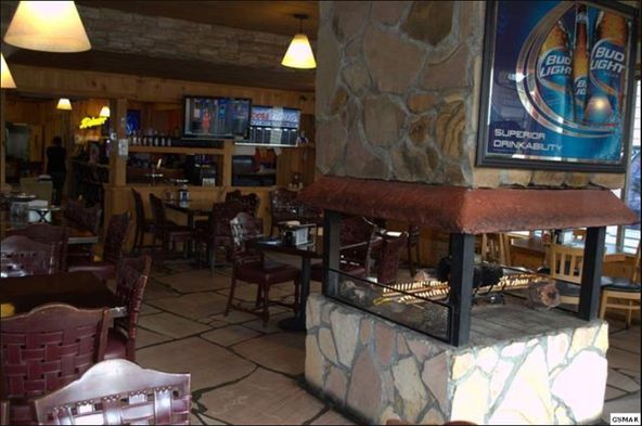 Luigi's Pizzeria: 1017 E Parkway, Gatlinburg, TN 37738